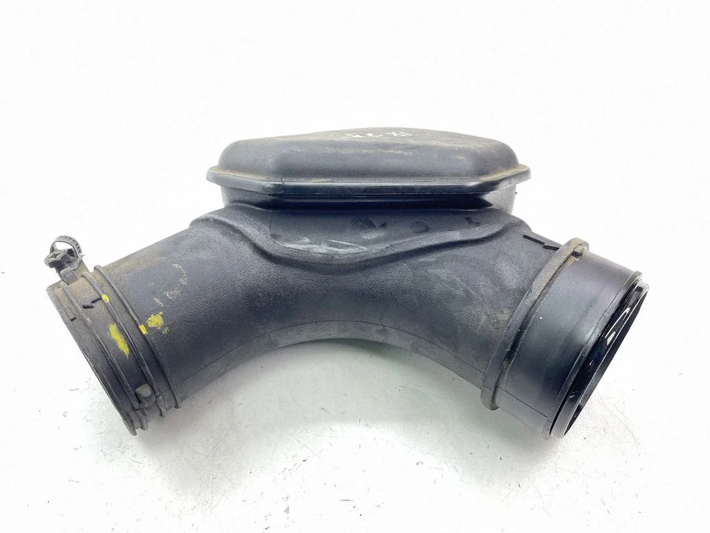 Air intake hose/pipe 281382Y3102