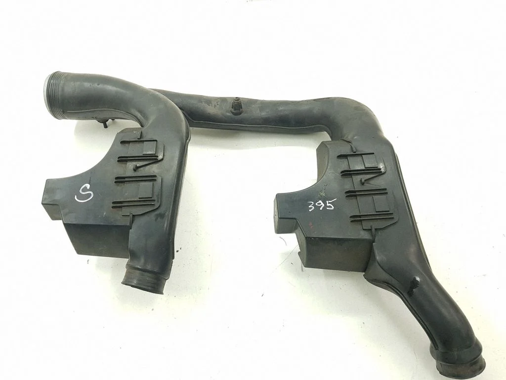 Air intake hose/pipe 30636760
