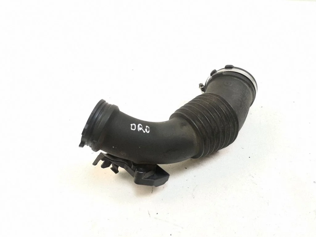 Air intake hose/pipe 059129615F