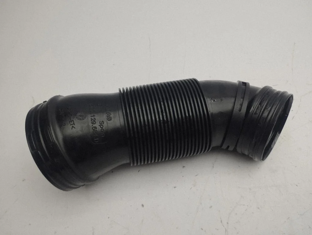 Air intake hose/pipe 5Q0129684D