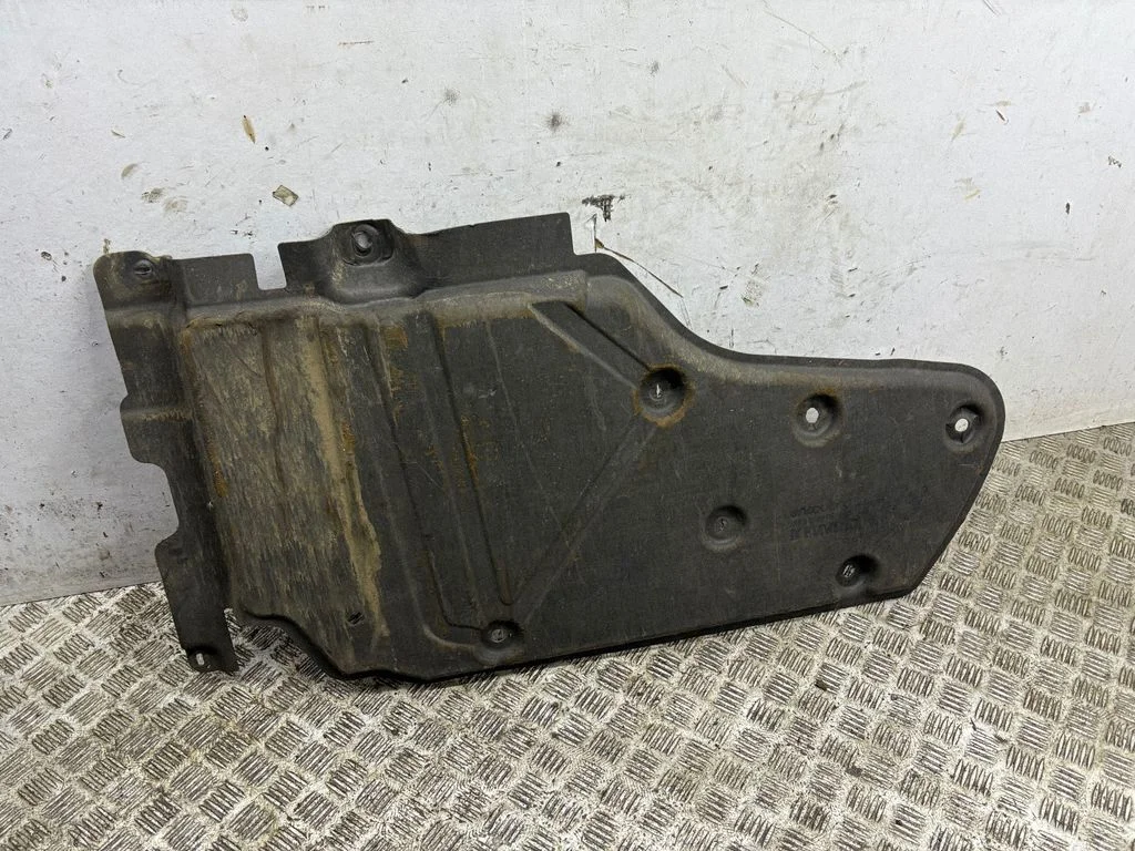 Kütusepaagi põhjakaitse 748A25334R