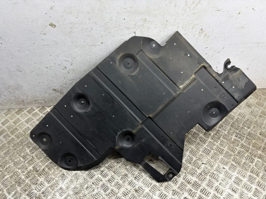 Fuel tank bottom protection 9832256280