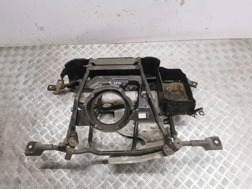 Fuel tank bottom protection