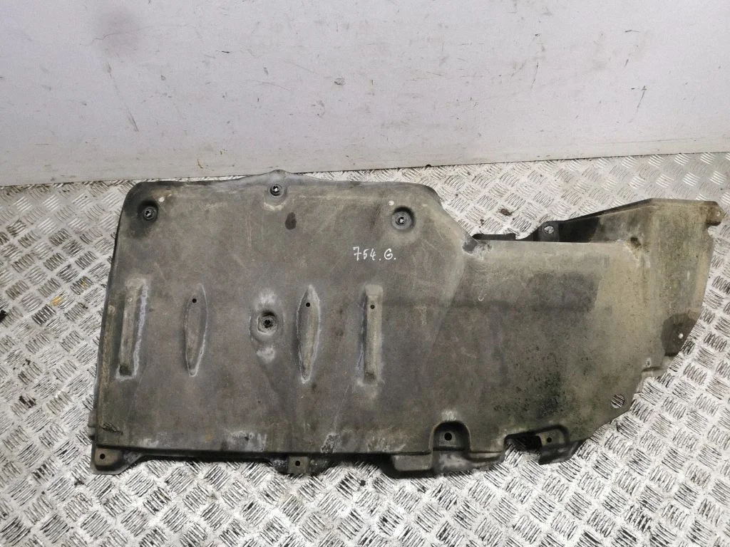 Fuel tank bottom protection