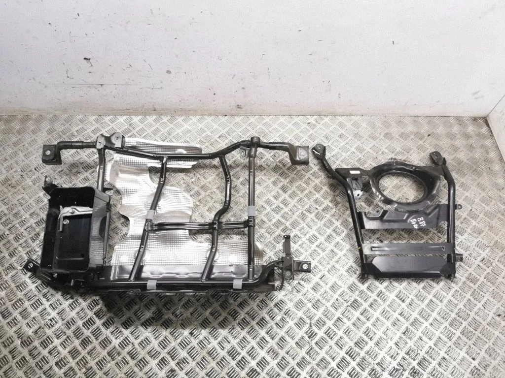 Fuel tank bottom protection