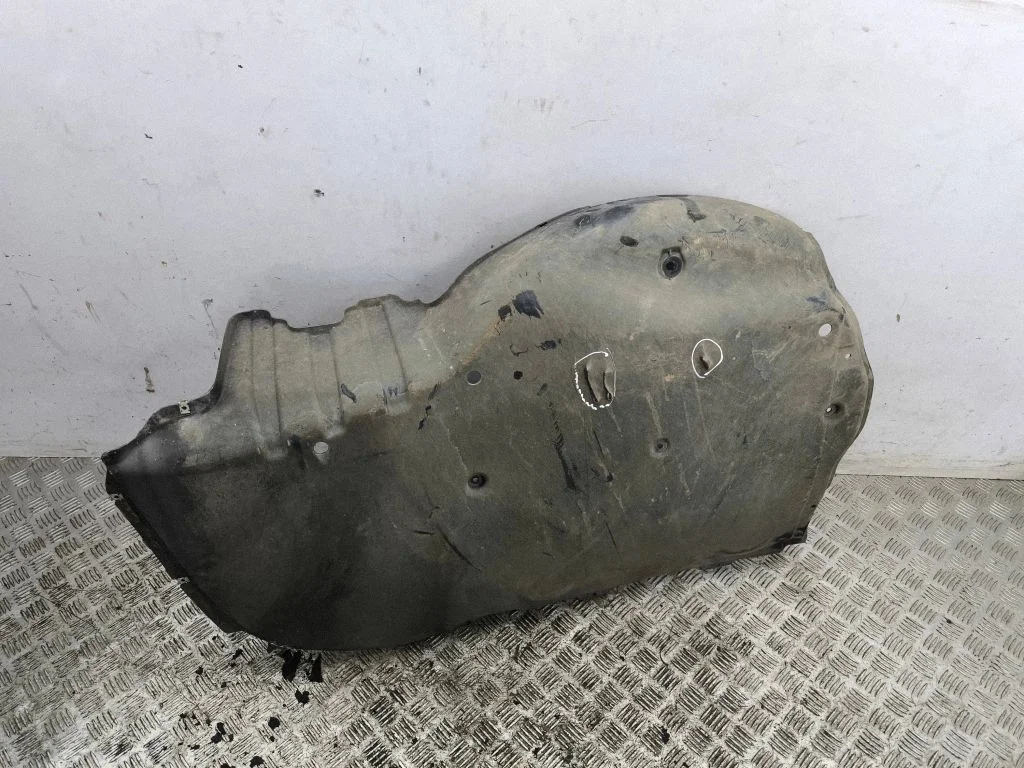 Osłona spodu zbiornika paliwa 8G0825336B