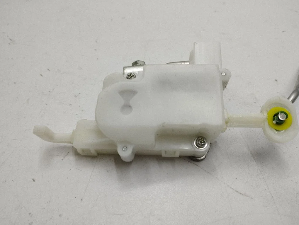 Fuel tank cap lock