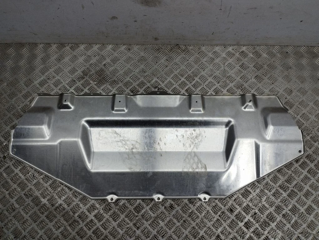 Fuel tank bottom protection