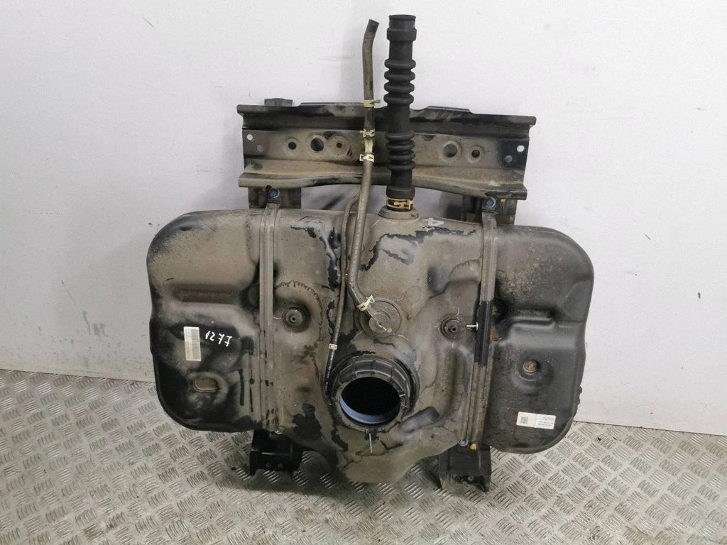 Fuel tank 17495TZB