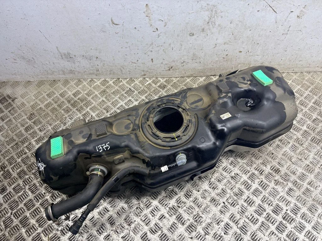 Fuel tank 31171CM000