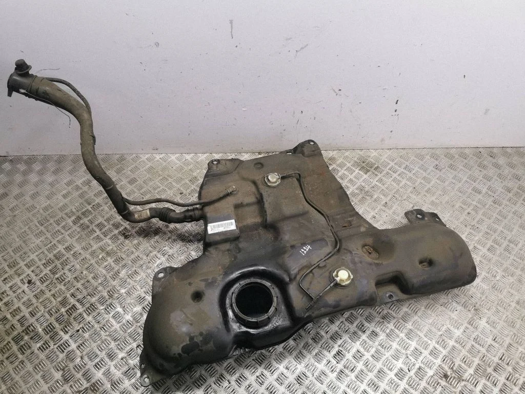 Fuel tank 122025422R