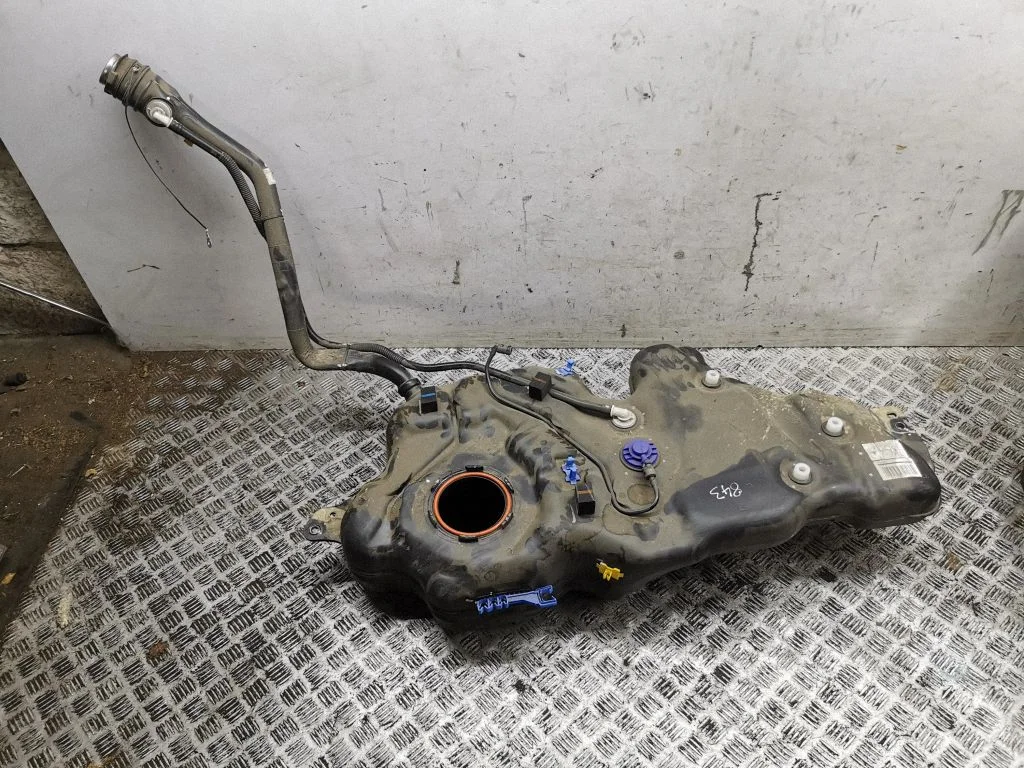 Fuel tank 172016PD1A