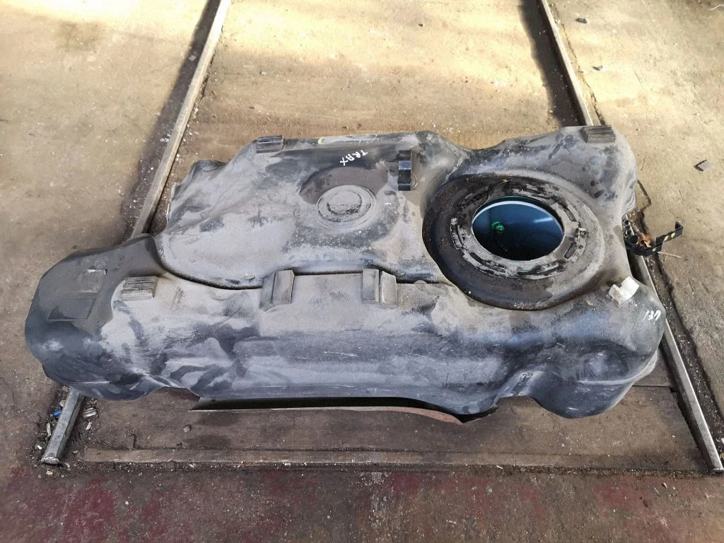 Fuel tank 687912733