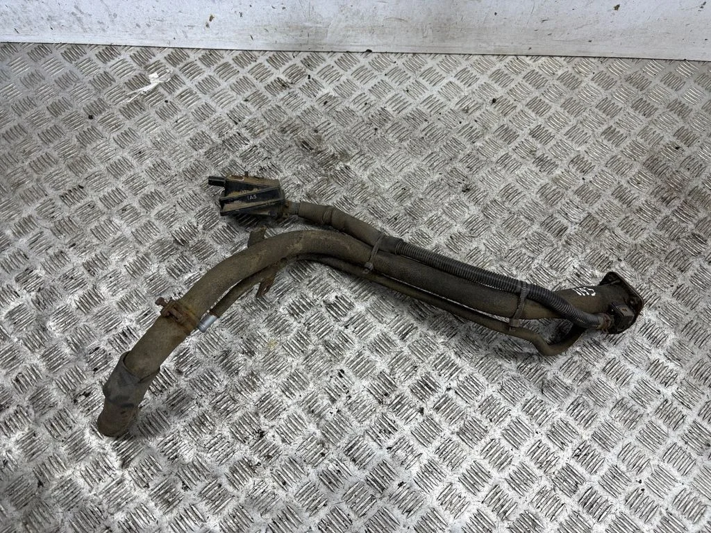 Fuel tank filler neck pipe