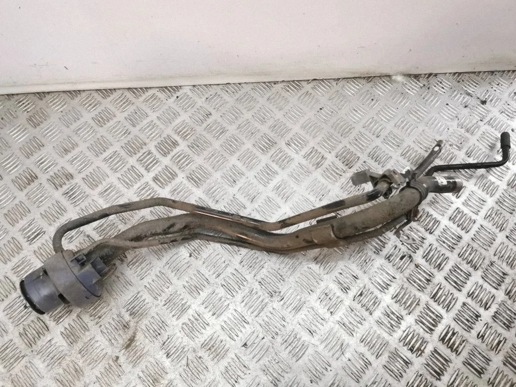 Fuel tank filler neck pipe