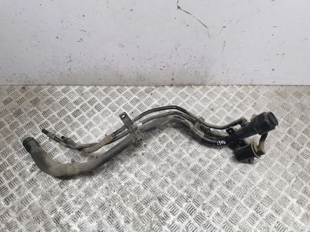 Fuel tank filler neck pipe