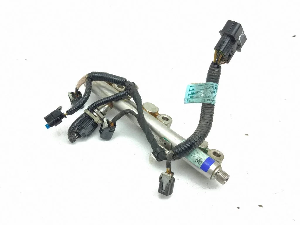 Fuel main line pipe 22E18B0137