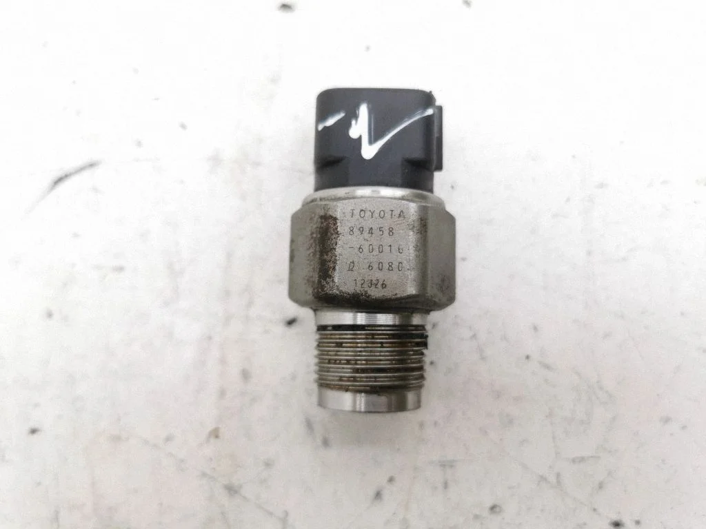 Fuel pressure sensor – Toyota Avensis T250 (2006-2009)