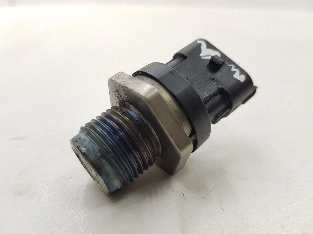 Fuel pressure sensor