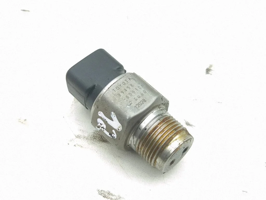 Fuel pressure sensor – Toyota Avensis T250 (2006-2009)