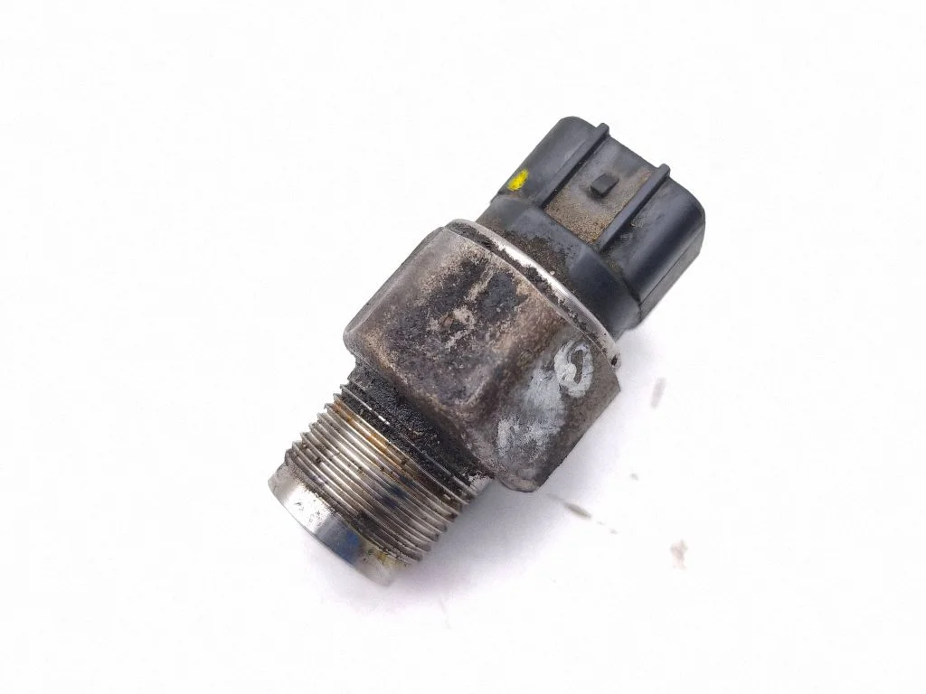 Fuel pressure sensor – Toyota Avensis T250 (2003-2006)