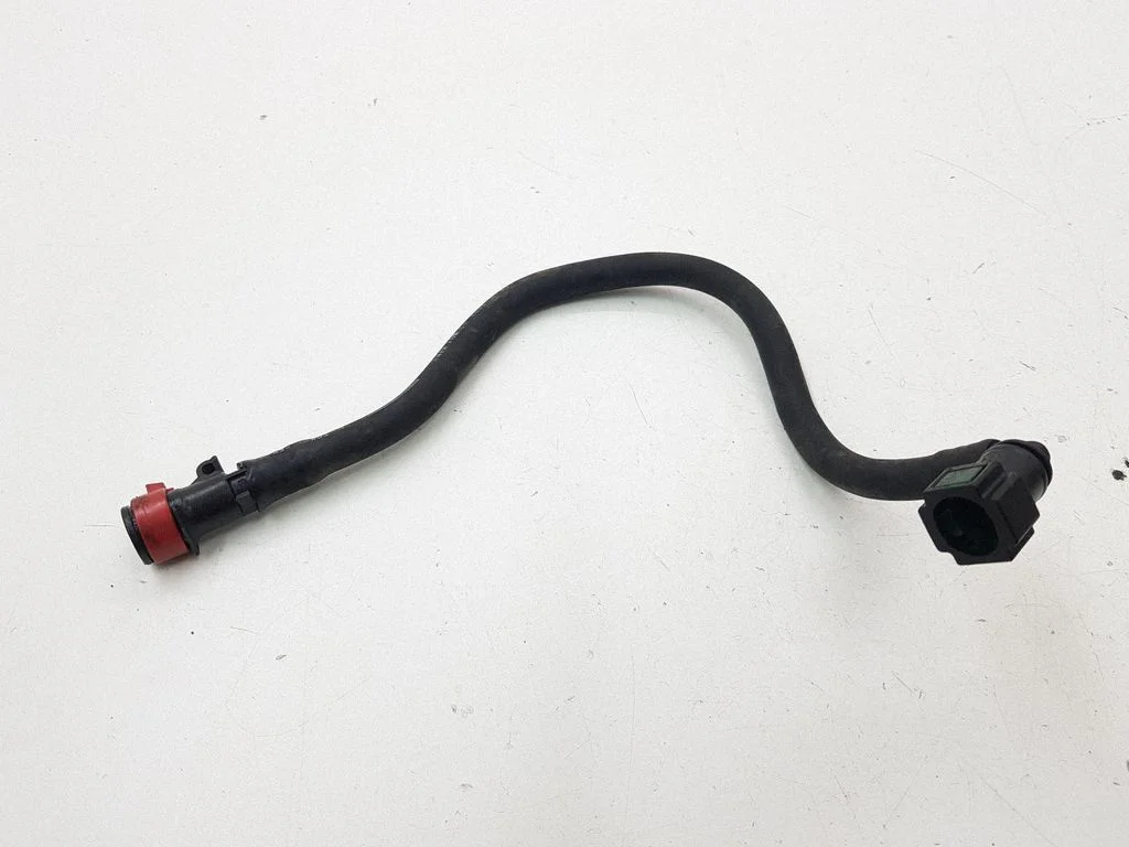 Fuel line pipe