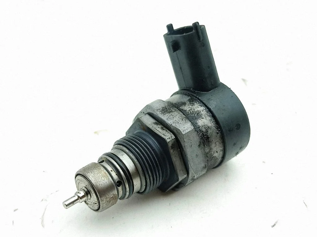 Fuel pressure regulator 0281006209