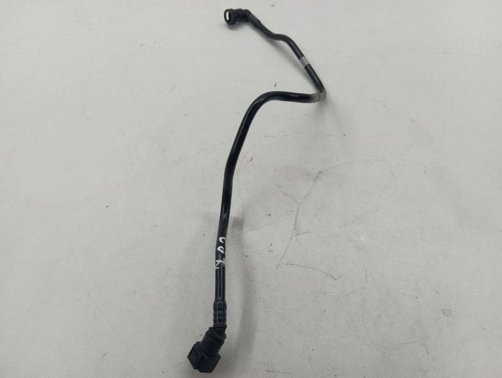 Fuel line pipe 1058836
