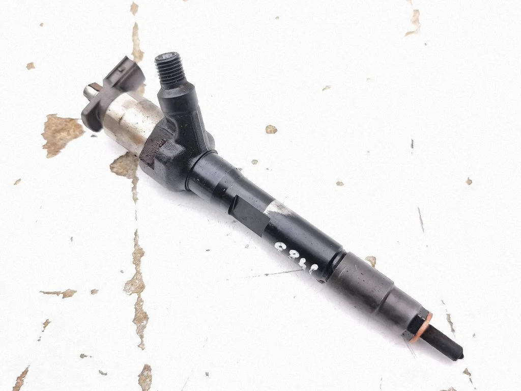 Fuel injector