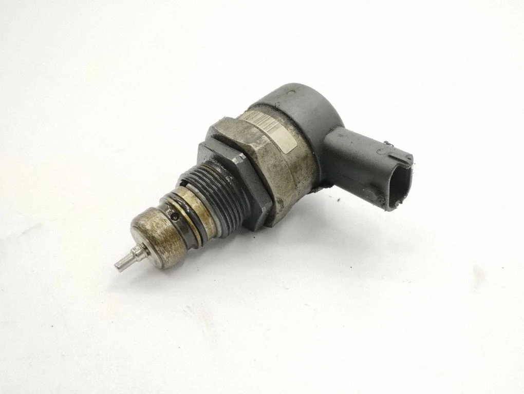Fuel pressure regulator – Volvo V70 (2005-2008)
