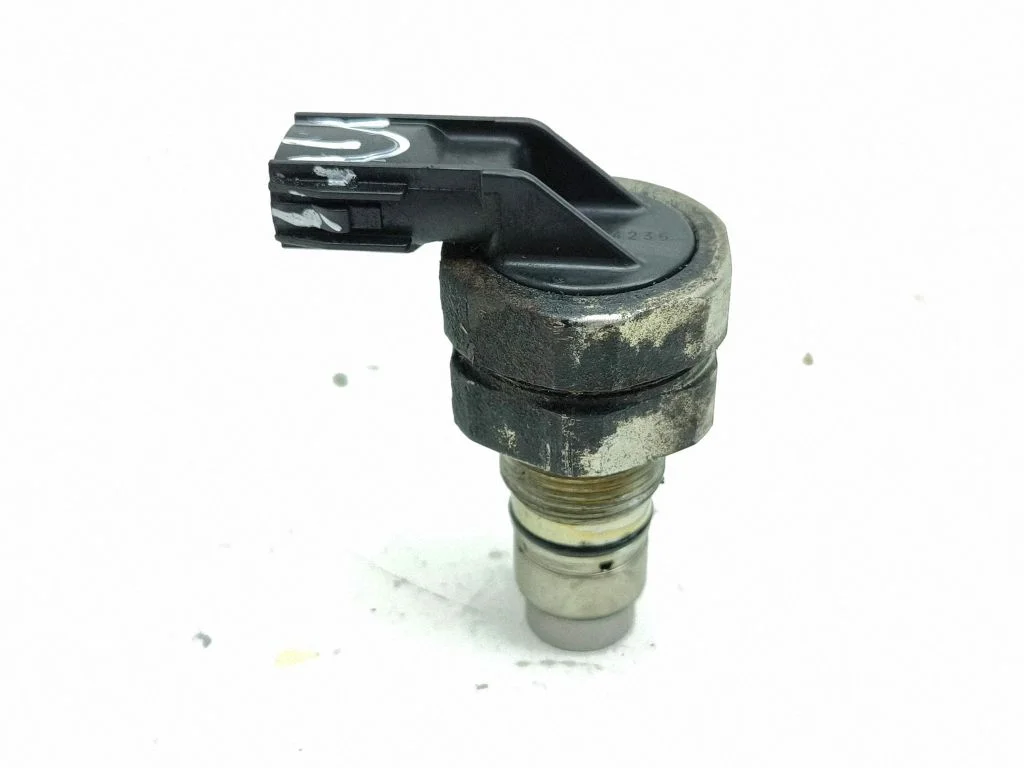 Fuel pressure regulator 07Q04235