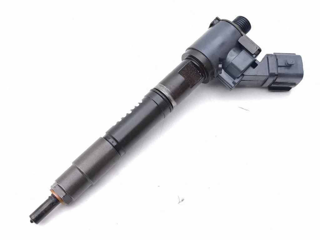 Fuel injector 31452115