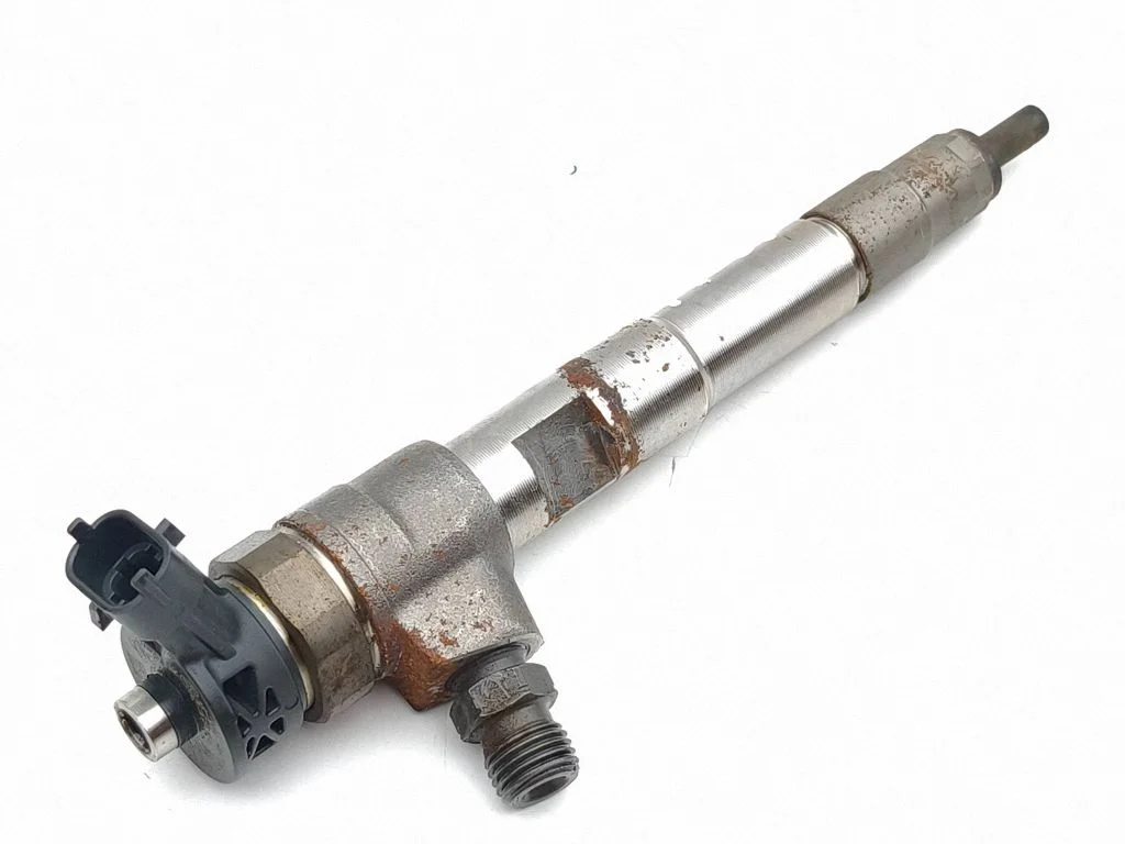 Fuel injector 0445B76882