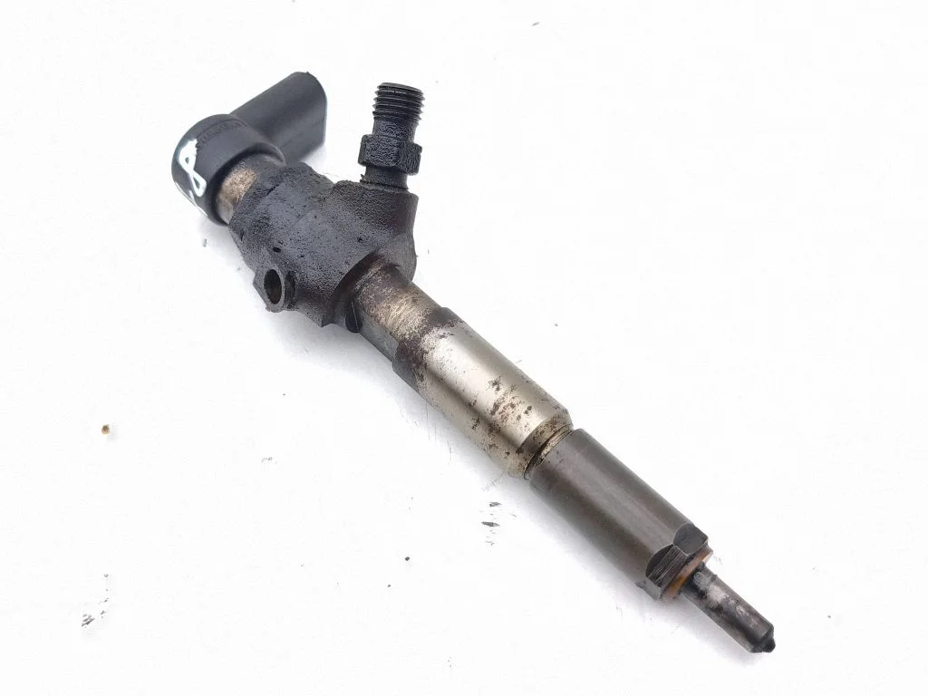 Fuel injector
