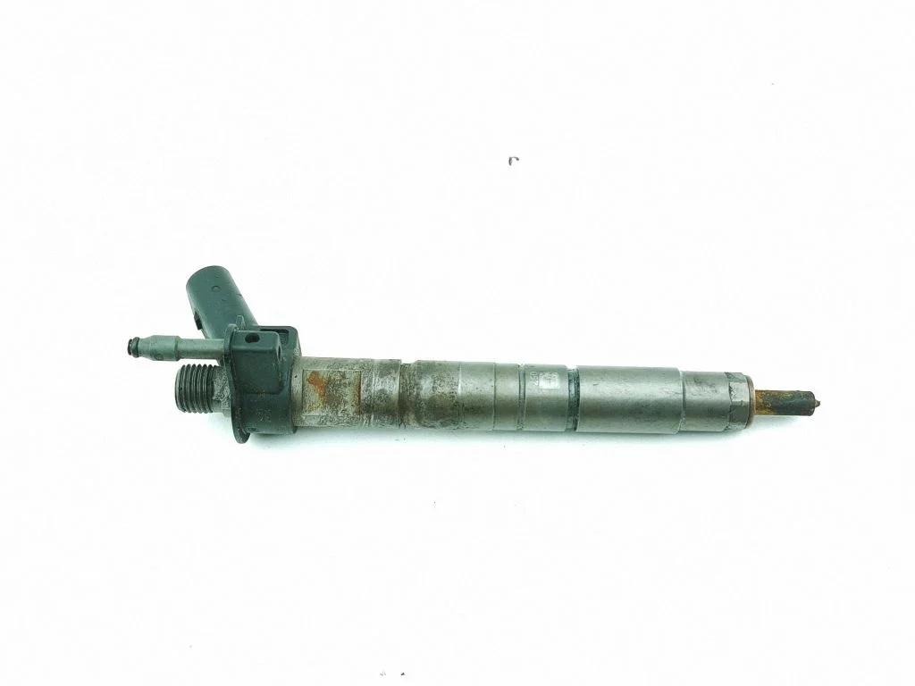 Fuel injector 7823461
