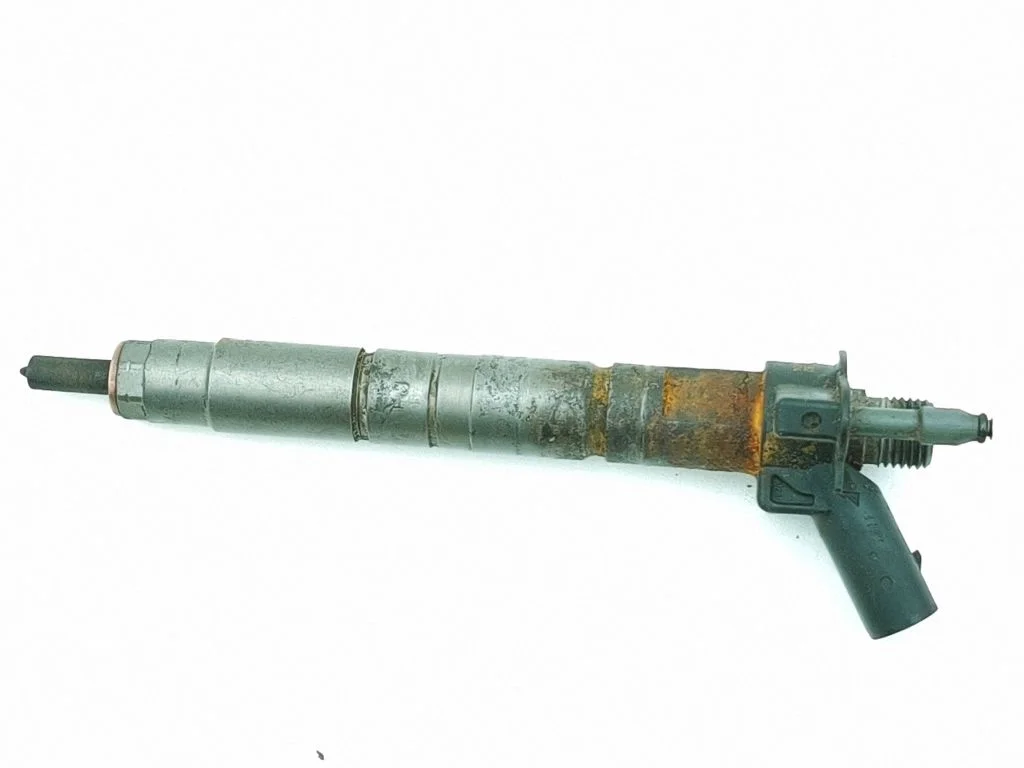 Fuel injector 782346101
