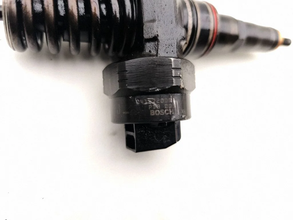 Fuel injector 038130073F