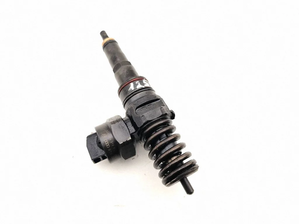 Fuel injector 038130073F