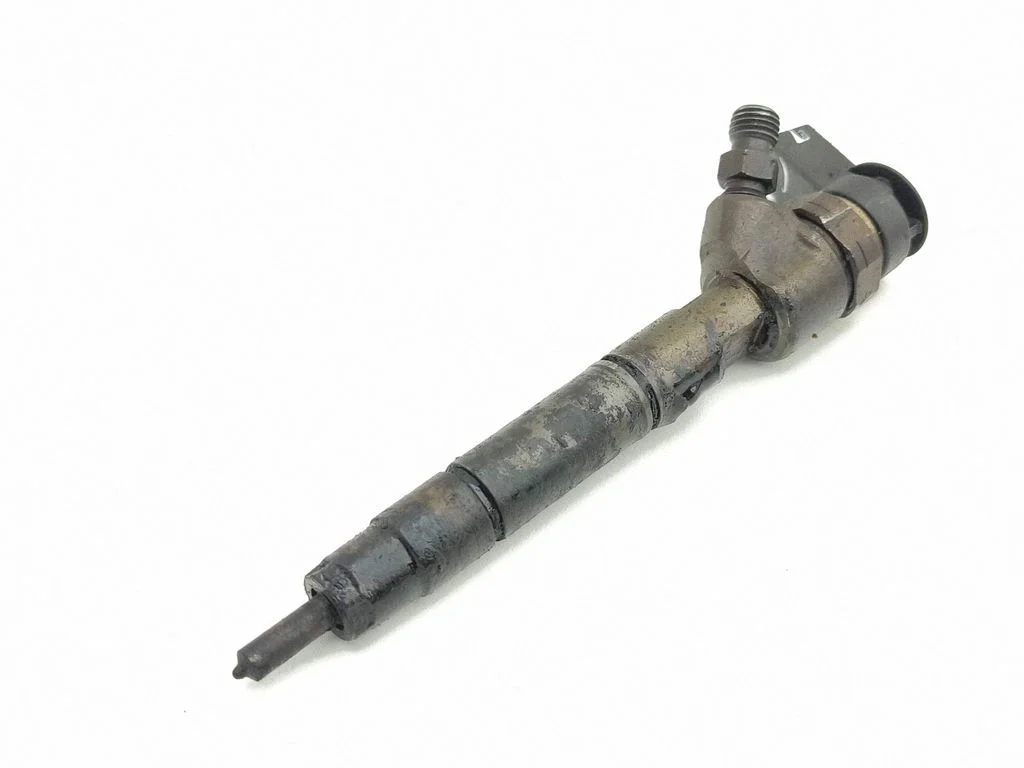 Fuel injector A6400700787