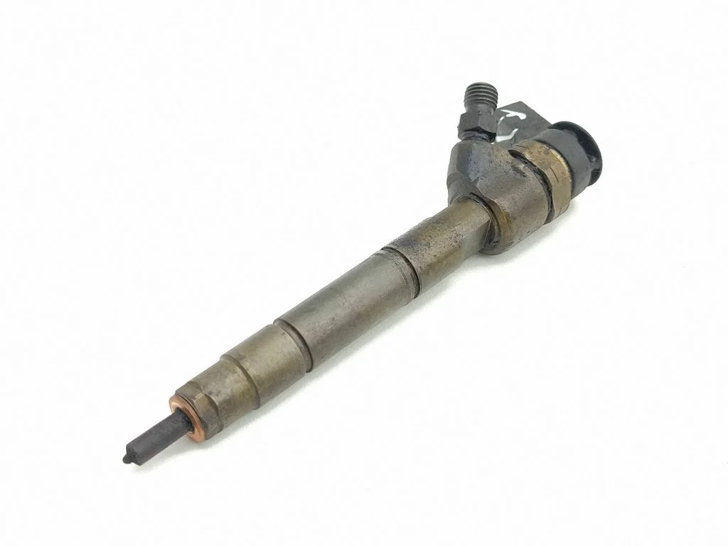Fuel injector A6400700787