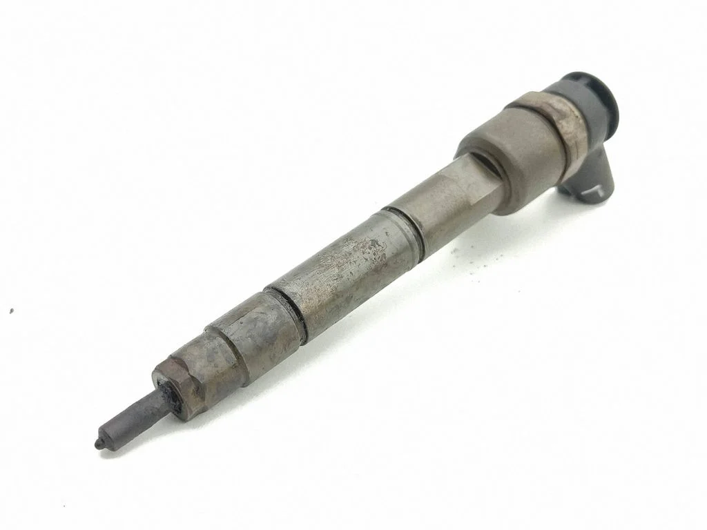 Fuel injector A6400700787