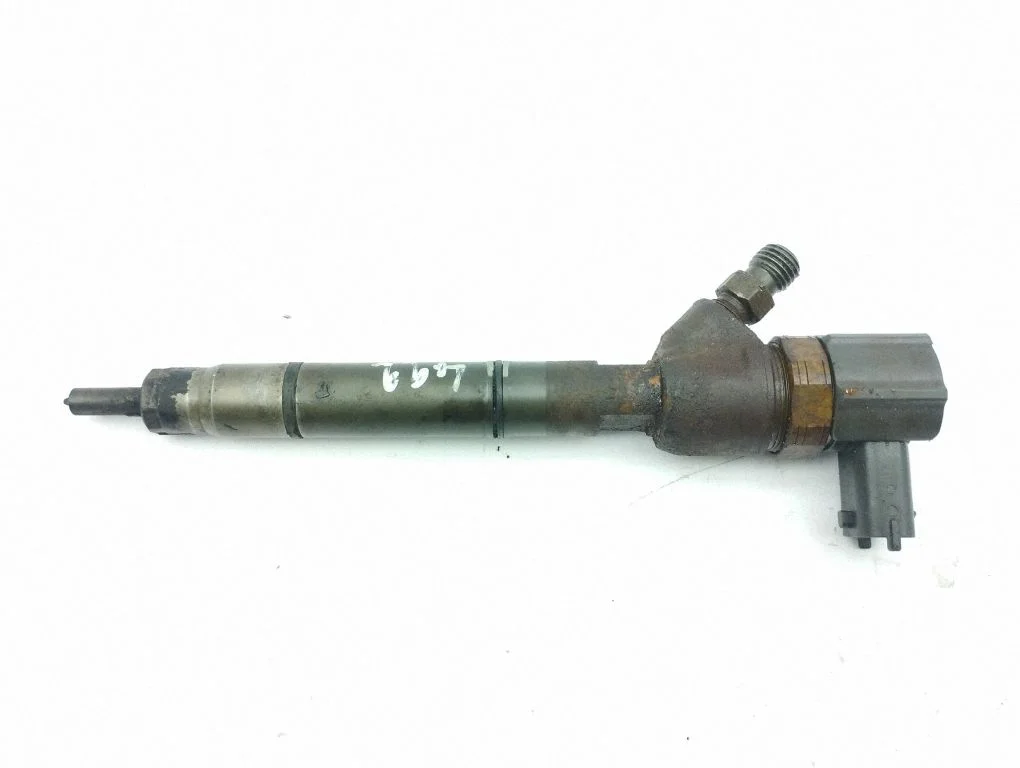 Fuel injector 338002A800