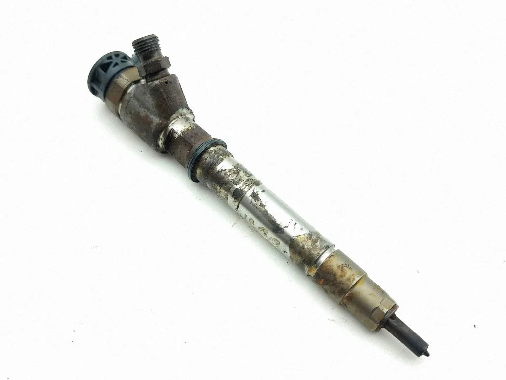 Fuel injector 35062015F