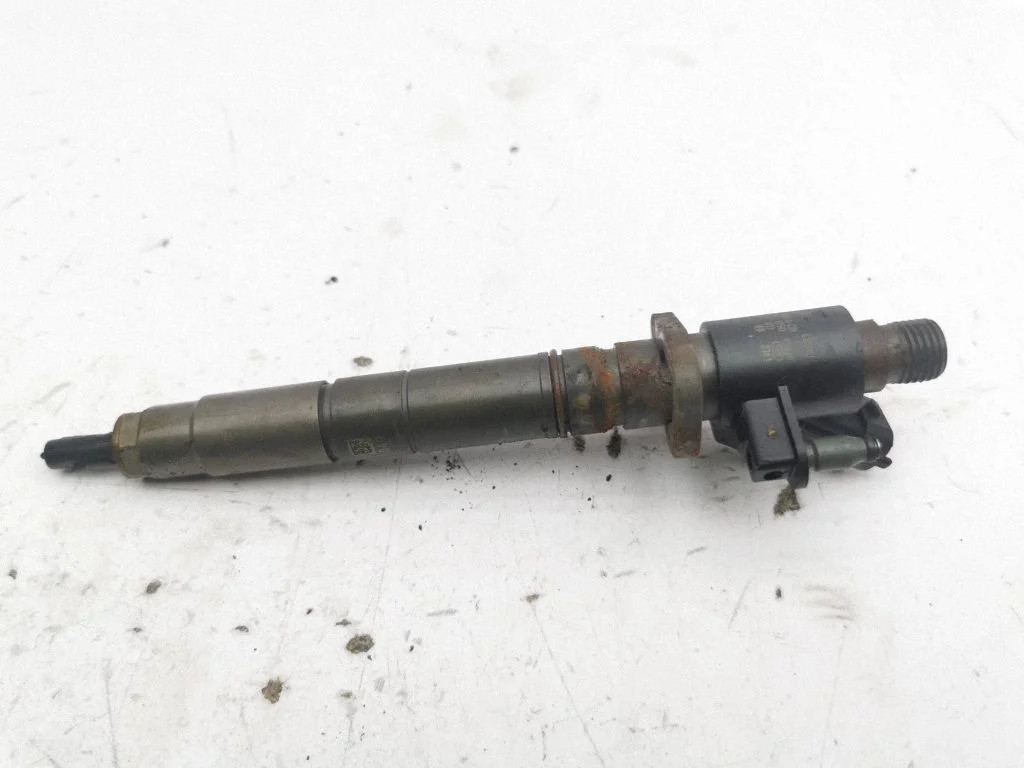 Fuel injector 9X2Q9K546DB