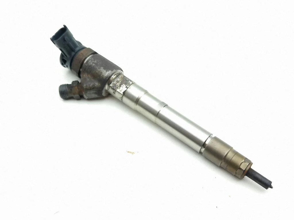 Fuel injector 35062015F