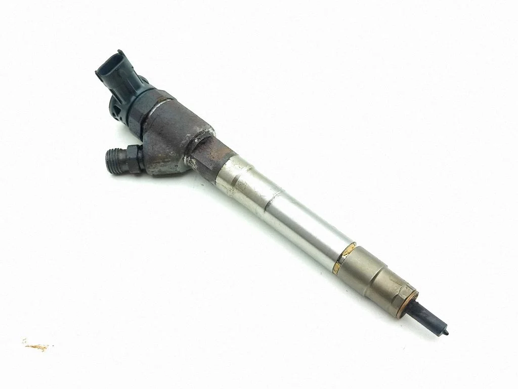 Fuel injector 35062015F