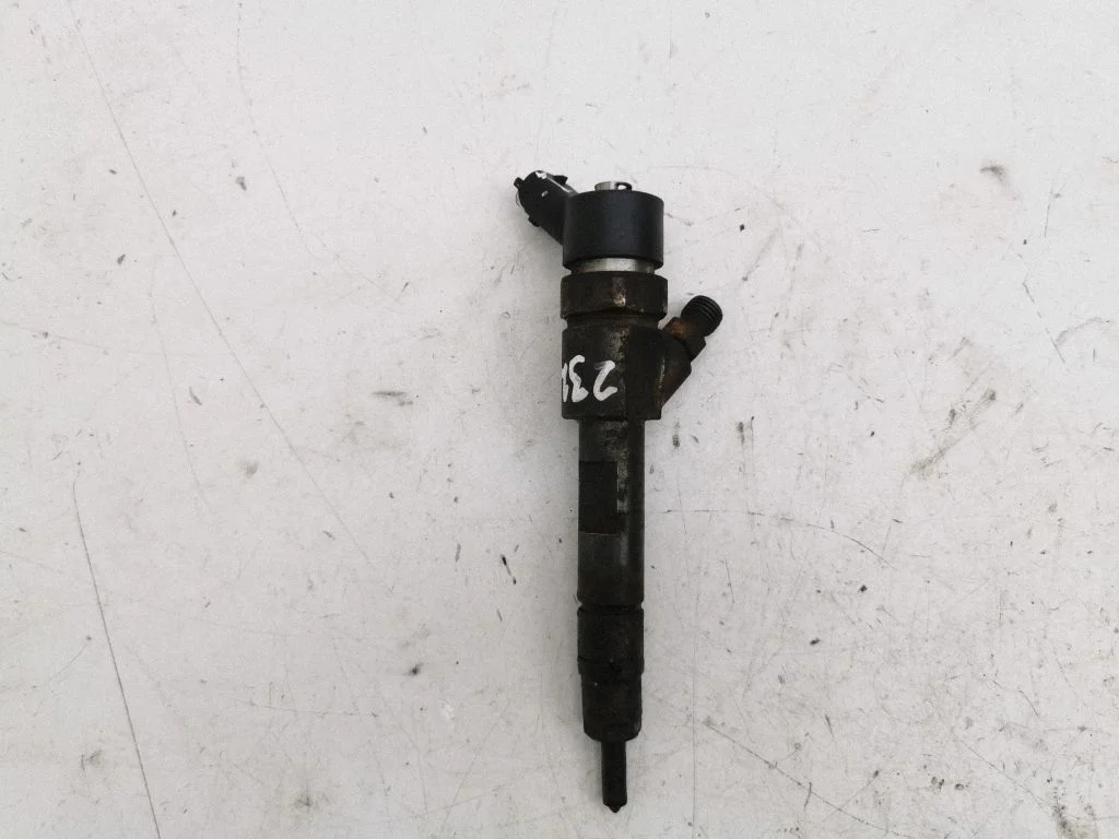 Fuel injector 7700111014