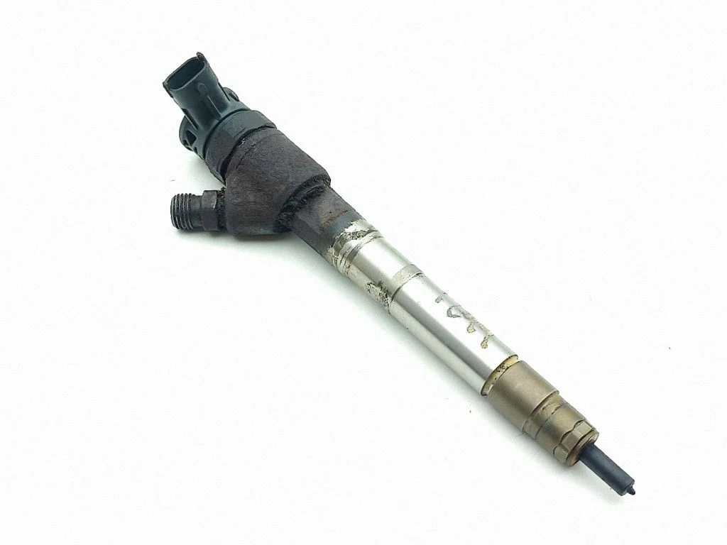 Fuel injector 0445110523