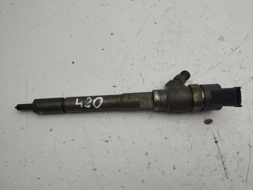 Fuel injector 96440397