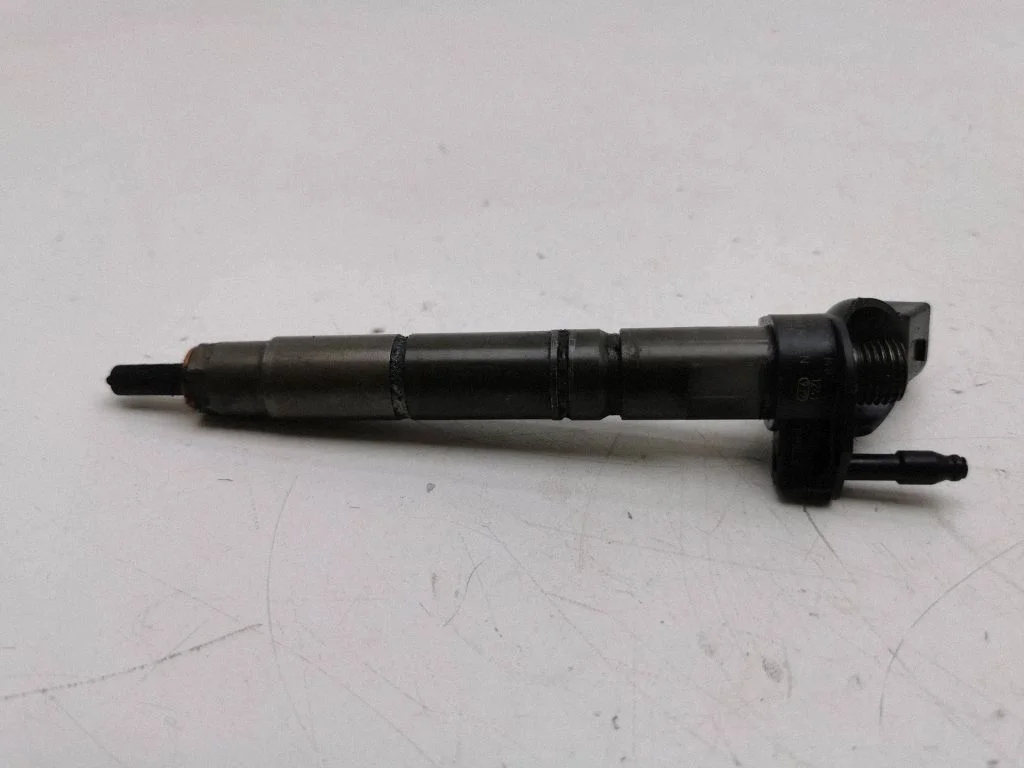 Fuel injector A6420701487